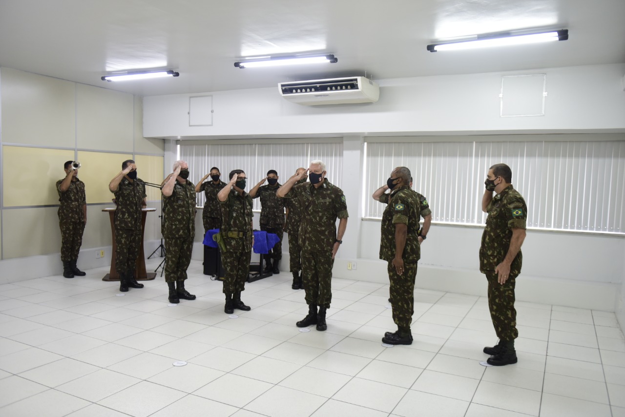 Comandante Militar Da Amaz Nia Gen Ex Theophilo Participa Da Passagem