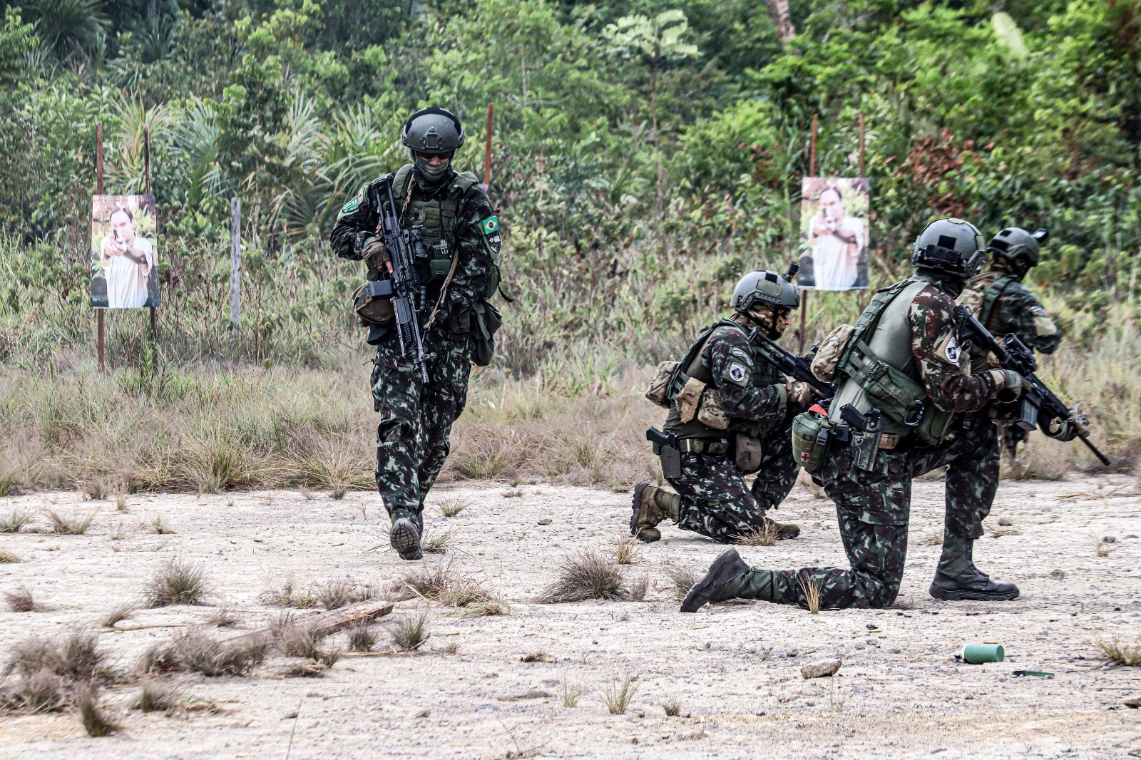Exército Brasileiro - Sempre Prontos! Comando de Operações Especiais,  Goiânia/GO. #COMANDOS #FORÇASESPECIAIS Foto: Cabo Estevam (CComSEx)
