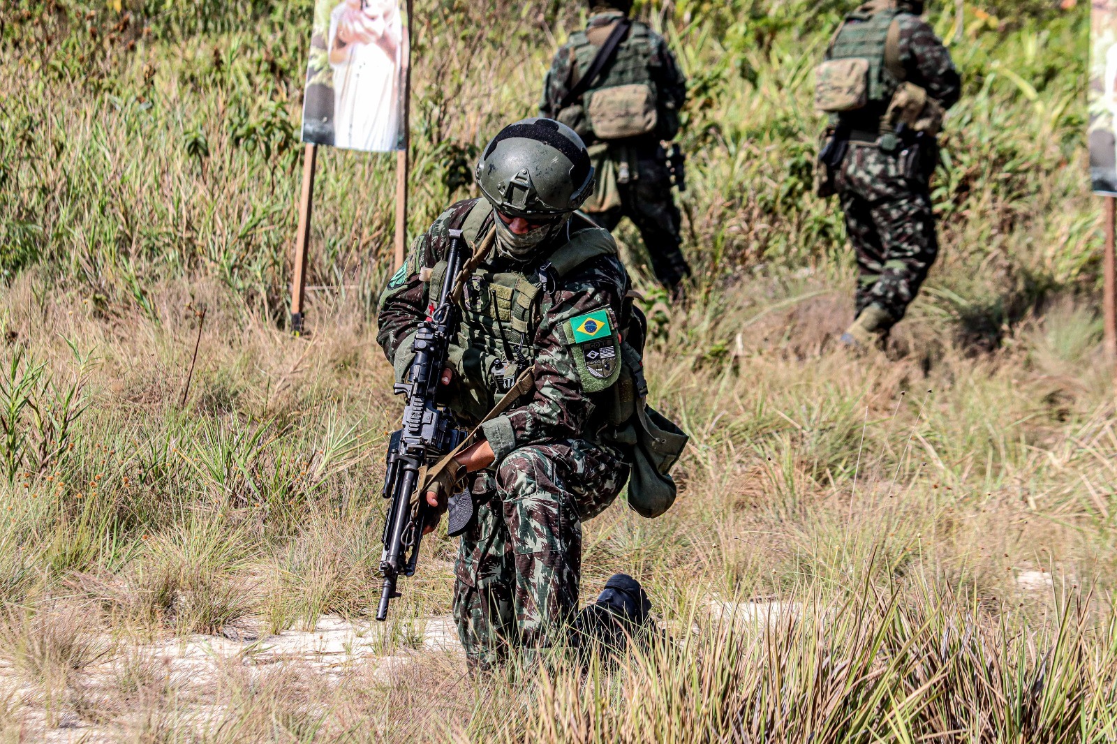 Exército Brasileiro - Sempre Prontos! Comando de Operações Especiais,  Goiânia/GO. #COMANDOS #FORÇASESPECIAIS Foto: Cabo Estevam (CComSEx)