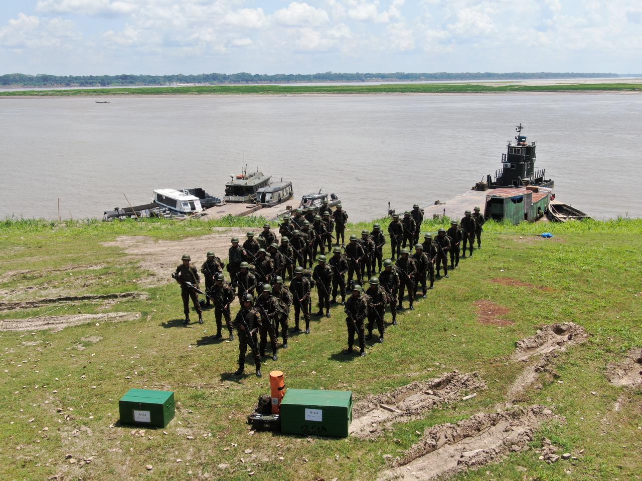 Exército Brasileiro combate crimes transfronteiriços e ambientais na região  Amazônica - Dialogo Americas