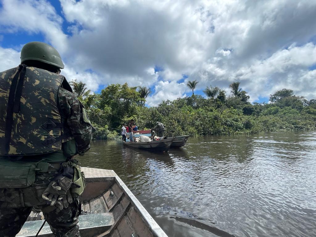 Exército Brasileiro combate crimes transfronteiriços e ambientais na região  Amazônica - Dialogo Americas