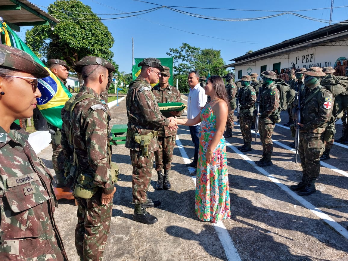 Comandante Militar da Amazônia inspeciona Pelotões Especiais de