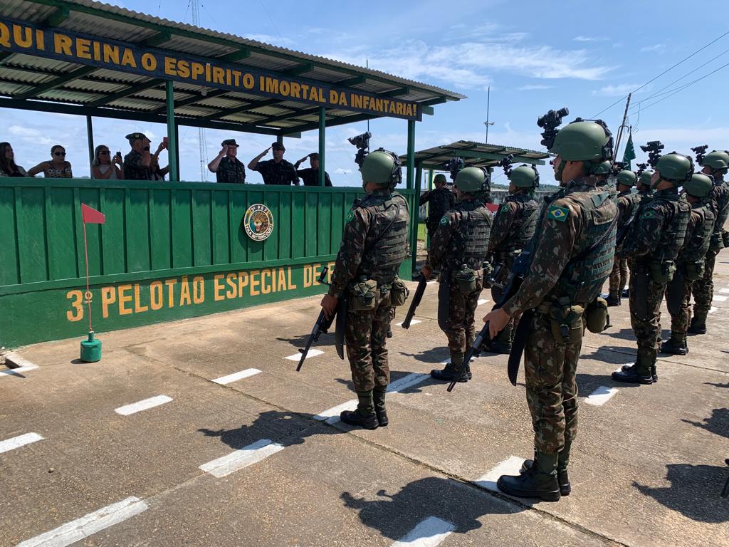 Comandante Militar da Amazônia inspeciona Pelotões Especiais de